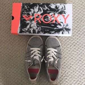 Roxy Girls Size 4M shoes